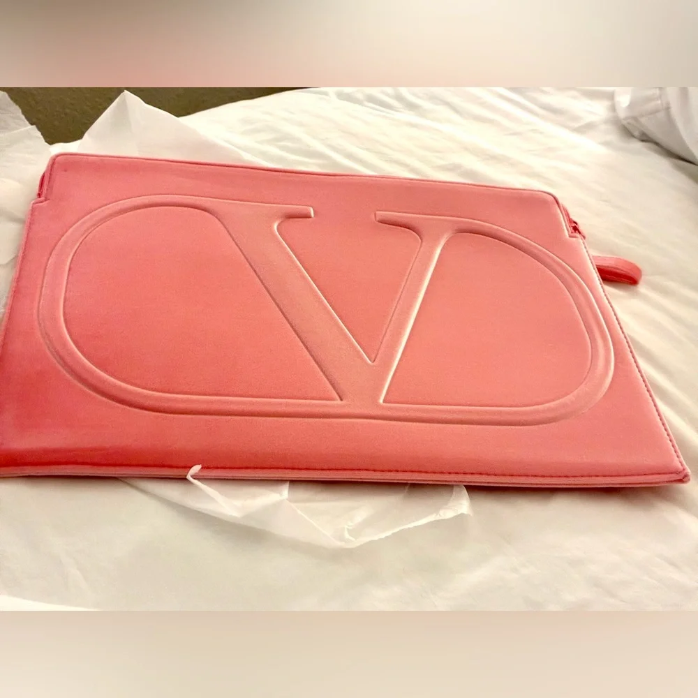 Brand New!Rare Valentino Soft Pink Embossed V Logo Large Laptop Bag